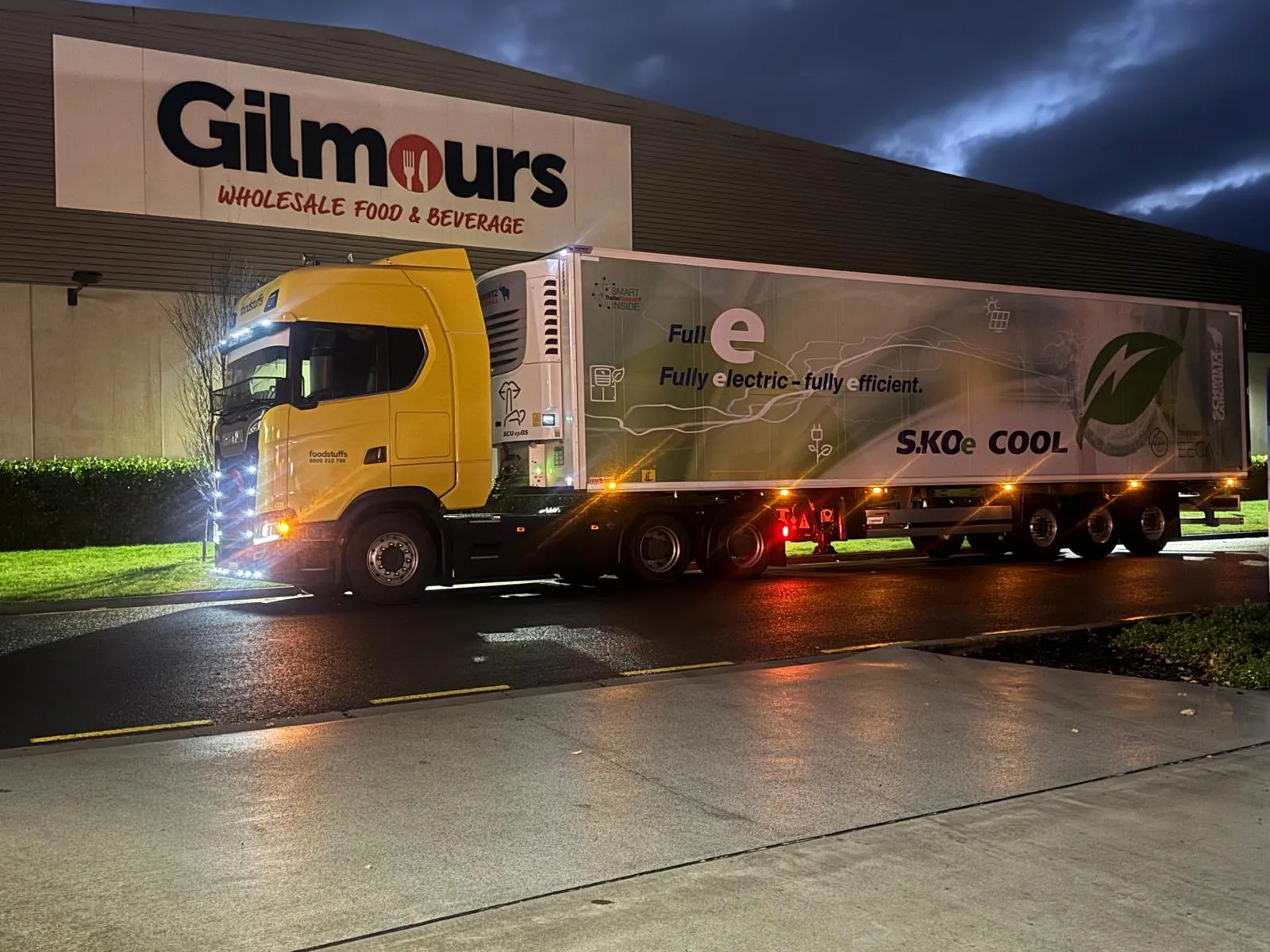 Night delivery at a wholesale depot